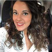 Laureata in Economia e Management impartisce lezioni di italiano, ragioneria, diritto, storia, geografia, filosofia, aiuto compiti